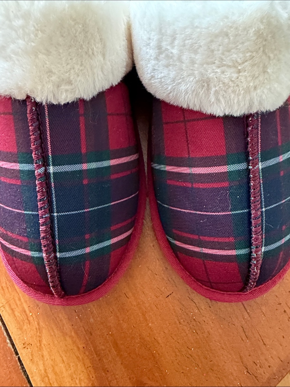 Slippers - Picture 2 of 5